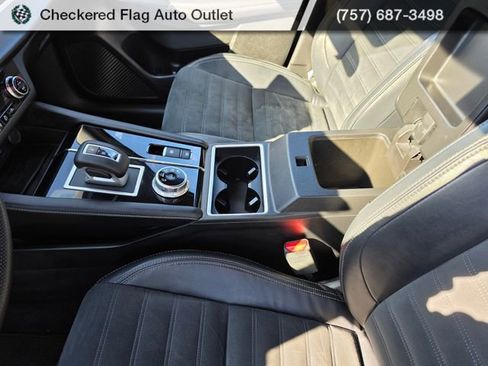 Used 2022 Mitsubishi Outlander SEL Black Edition image 38