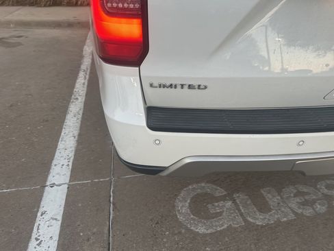 Used 2018 Ford Expedition Limited image 9