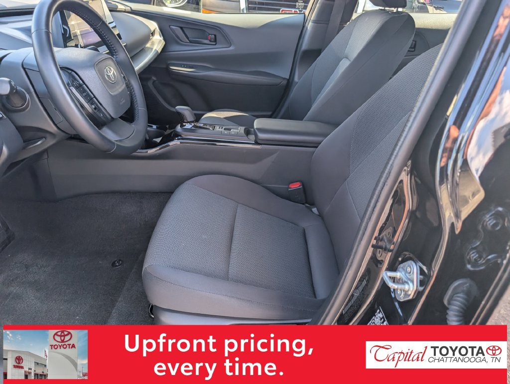 Used 2025 Toyota Prius LE FWD image 13