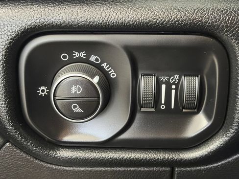 Used 2022 RAM 1500 Laramie AWD/4WD image 25