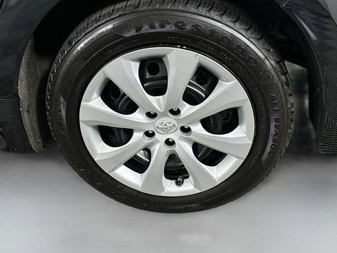 Used 2021 Toyota Corolla LE FWD image 28