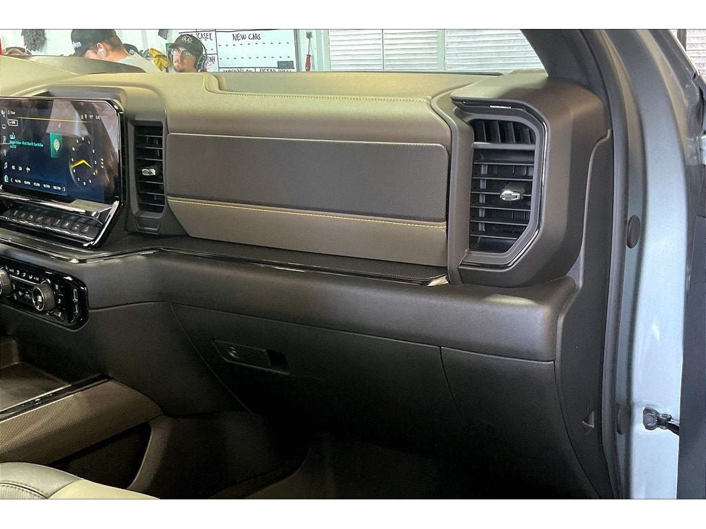Used 2024 Chevrolet Silverado 2500 ZR2 w/ Technology Package AWD/4WD image 18