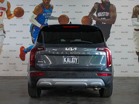 Used 2022 Kia Telluride LX AWD/4WD image 23