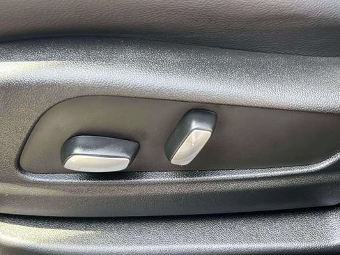 Used 2024 Cadillac XT6 Luxury w/ LPO, Floor Liner Package AWD/4WD image 18