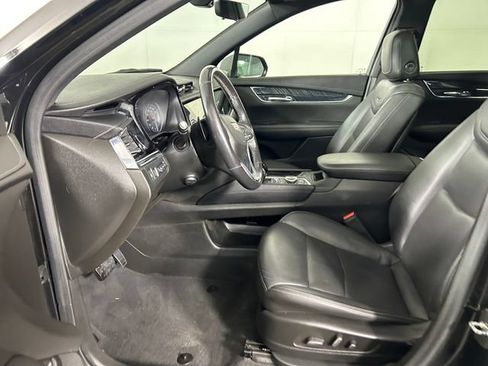 Used 2022 Cadillac XT6 Premium Luxury w/ Technology Package AWD/4WD image 11