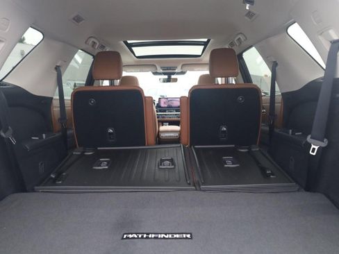 New 2026 Nissan Pathfinder Platinum AWD/4WD image 31