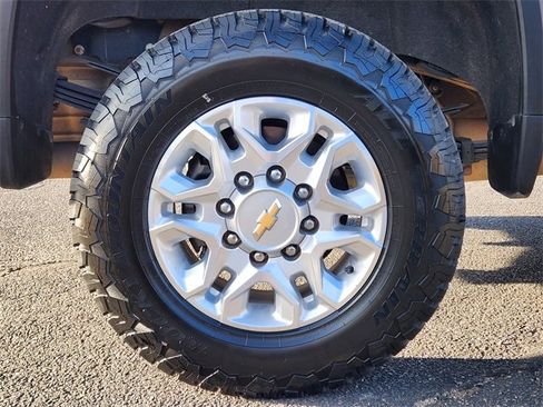 Used 2021 Chevrolet Silverado 3500 LT w/ Convenience Package image 14