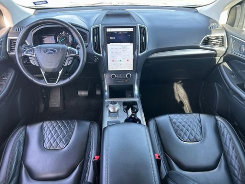 Used 2024 Ford Edge Titanium image 29