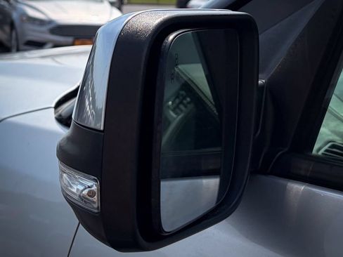 Used 2016 Ford Explorer Platinum AWD/4WD image 29