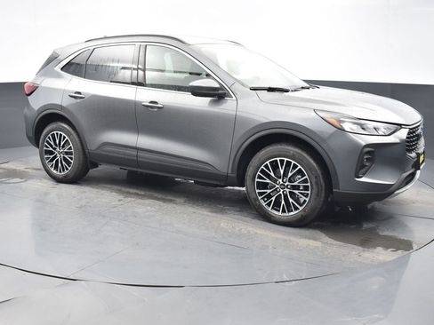 New 2025 Ford Escape SE image 4