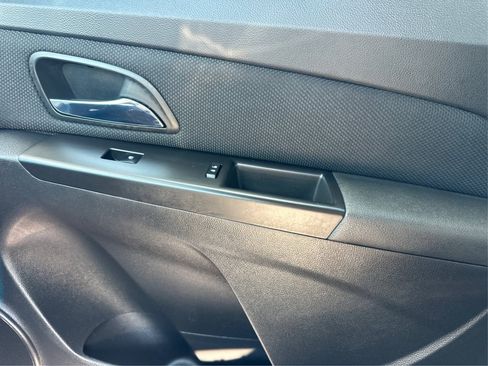 Used 2015 Chevrolet Cruze LTZ FWD image 29