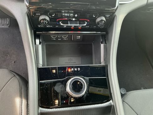 New 2025 Jeep Grand Cherokee Laredo image 23