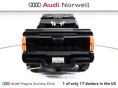 Used 2024 Toyota Tacoma TRD Sport w/ TRD Sport Premium Package AWD/4WD image 16