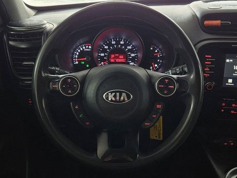 Used 2018 Kia Soul + FWD image 10