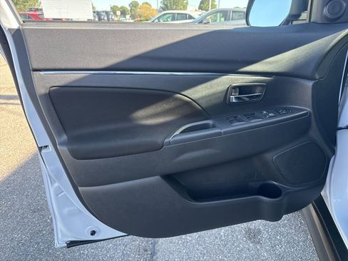 Used 2025 Mitsubishi Outlander Sport ES image 27