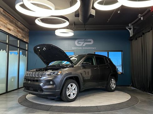 Used 2022 Jeep Compass Latitude AWD/4WD image 25