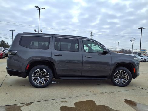 New 2026 Jeep Grand Wagoneer 4WD w/ Premium Group I image 34