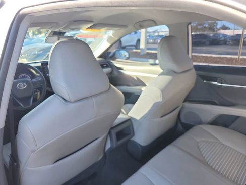Used 2021 Toyota Camry SE image 10