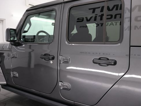 Used 2023 Jeep Gladiator Sport AWD/4WD image 33