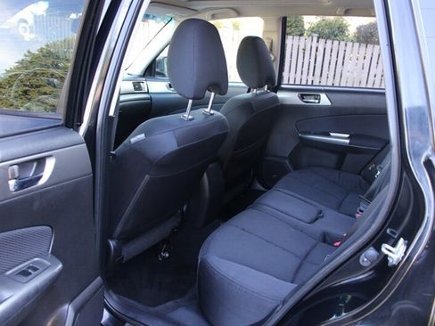 Used 2011 Subaru Forester 2.5X Premium w/ All-Weather Pkg image 15