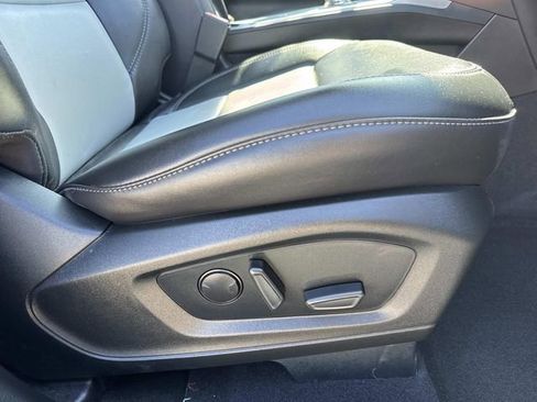 Used 2023 Ford Explorer XLT w/ Equipment Group 202A image 11