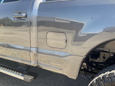 Used 2019 Ford F350 Lariat w/ Lariat Value Package AWD/4WD image 12
