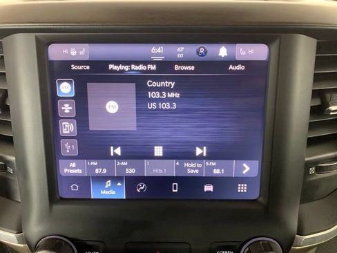 Used 2022 RAM 1500 Laramie AWD/4WD image 5