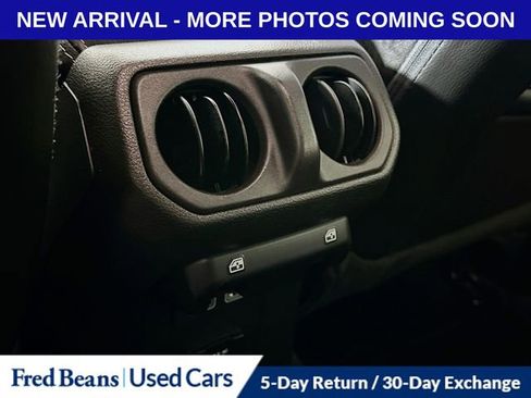 Used 2022 Jeep Wrangler Unlimited Sahara w/ Cold Weather Group AWD/4WD image 27