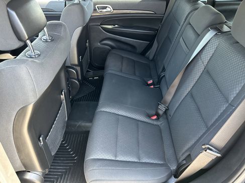 Certified 2021 Jeep Grand Cherokee Laredo image 16