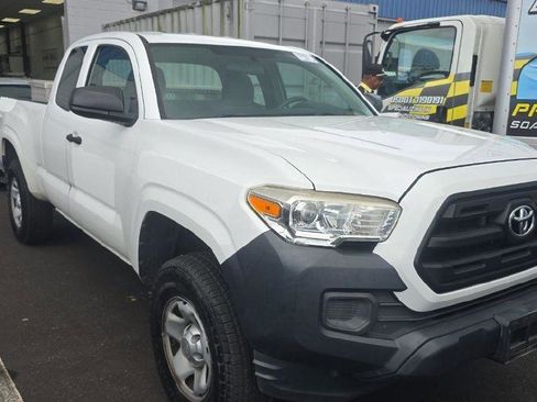 Used 2017 Toyota Tacoma SR RWD image 2