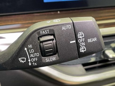 Used 2026 BMW X5 xDrive40i w/ M Sport Package AWD/4WD image 42