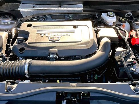 Used 2023 Cadillac XT4 Luxury w/ Cold Weather Package image 31