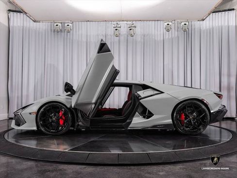 Used 2024 Lamborghini Revuelto AWD/4WD image 14