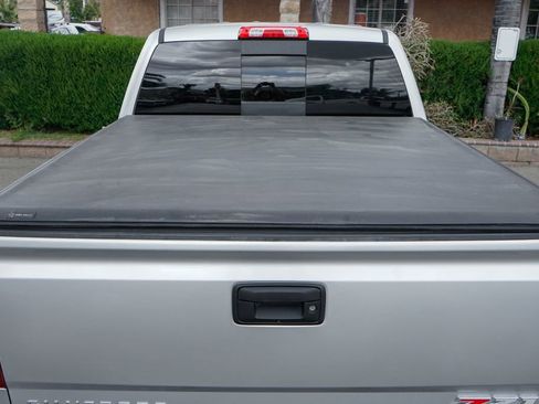Used 2017 Chevrolet Silverado 1500 LTZ Z71 w/ LTZ Plus Package AWD/4WD image 7