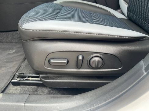 Used 2024 Buick Envista Preferred w/ Convenience I Package FWD image 14