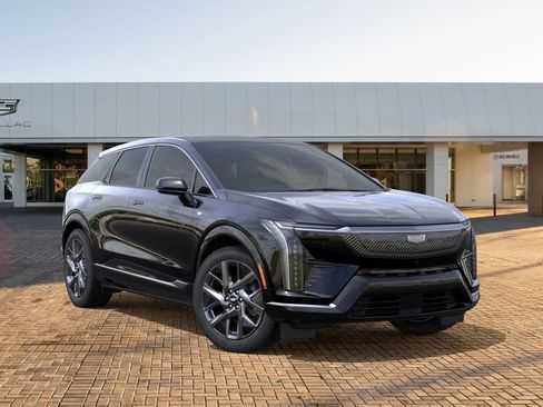 New 2026 Cadillac Optiq Luxury 2 RWD image 7