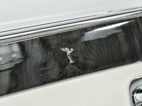 Used 2013 Rolls-Royce Phantom Sedan image 19