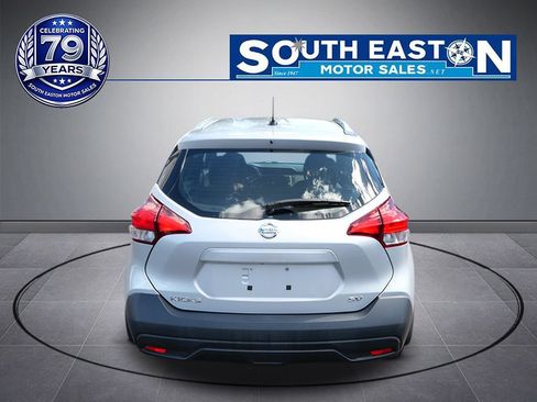 Used 2019 Nissan Kicks SV FWD image 4