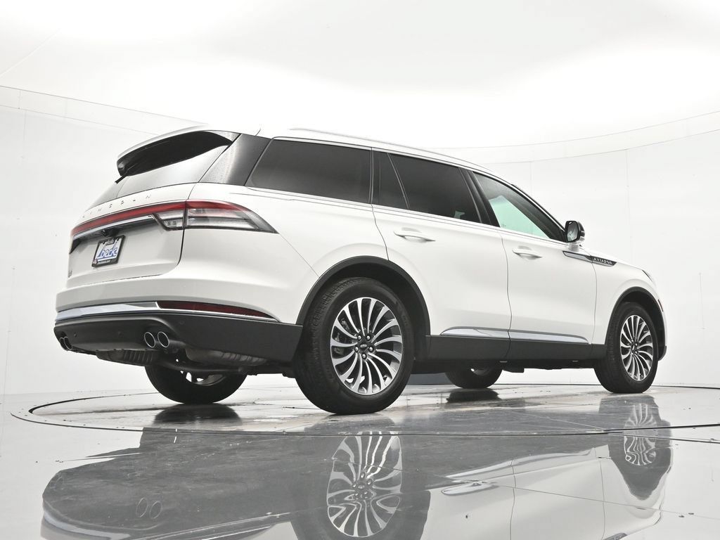 Used 2024 Lincoln Aviator 2WD w/ Premium Package image 42