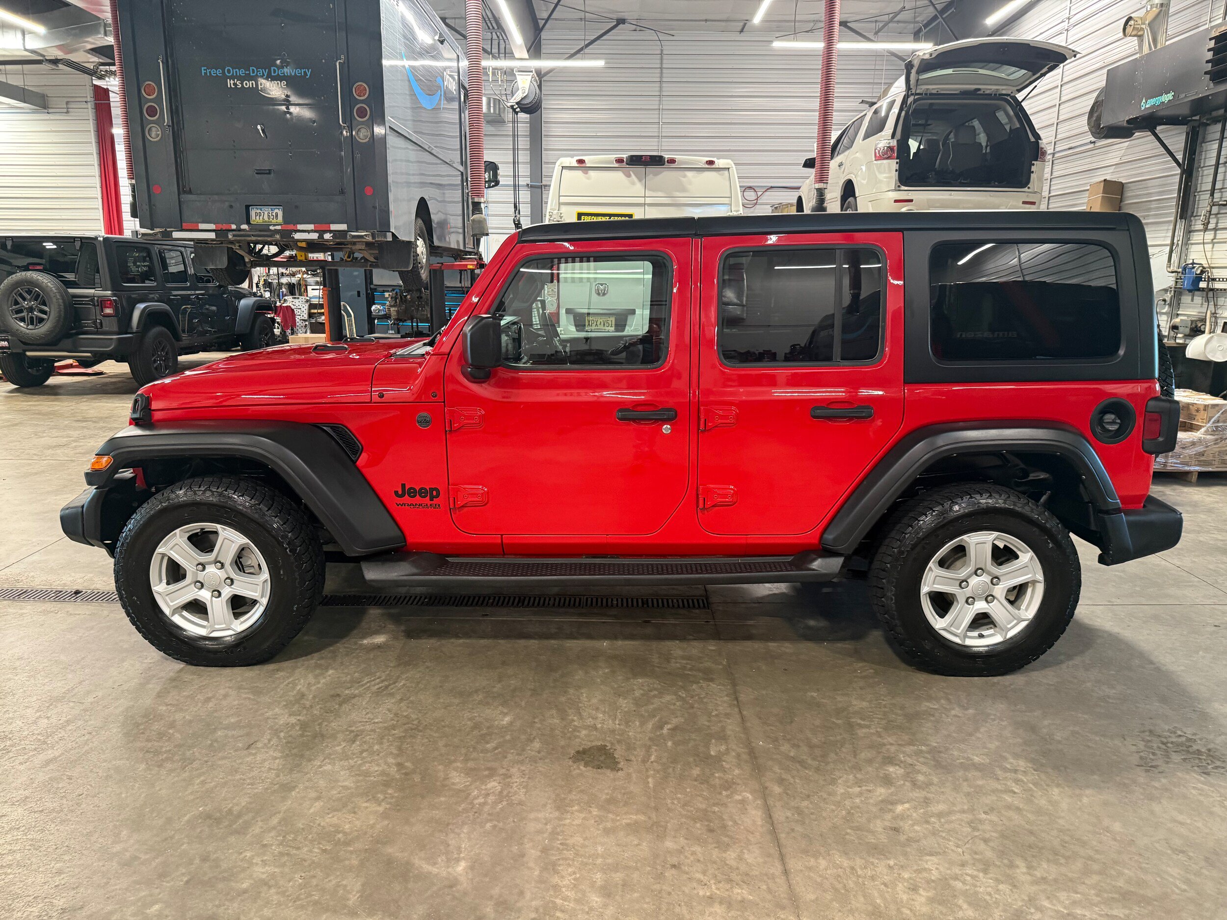 Used 2022 Jeep Wrangler Unlimited Sport w/ Cold Weather Group AWD/4WD image 35