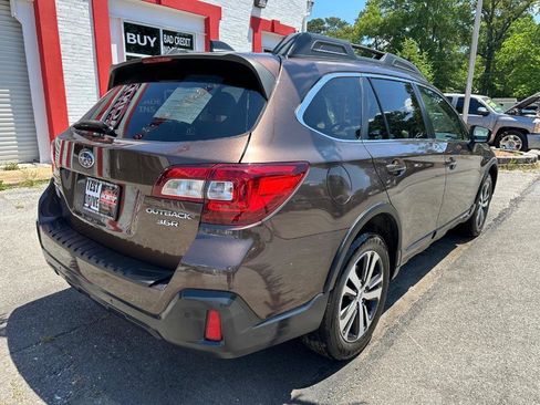 Used 2019 Subaru Outback 3.6R Limited AWD/4WD image 6