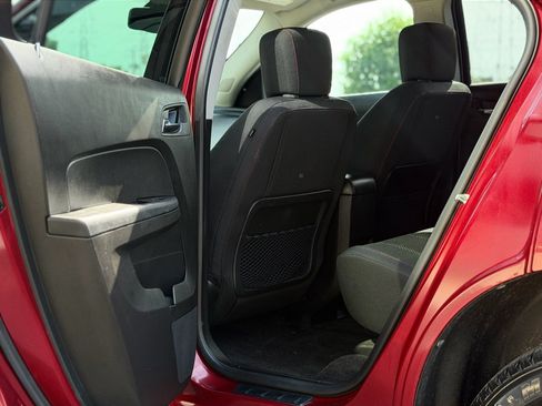 Used 2010 Chevrolet Equinox LT w/ Chrome Appearance Package FWD image 7