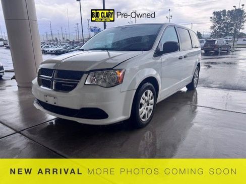 Used 2019 Dodge Grand Caravan SE FWD image 1
