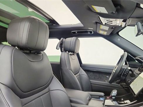 Used 2025 Land Rover Range Rover Sport Dynamic SE image 21