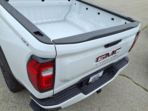 New 2026 GMC Canyon Elevation w/ Convenience Package image 18