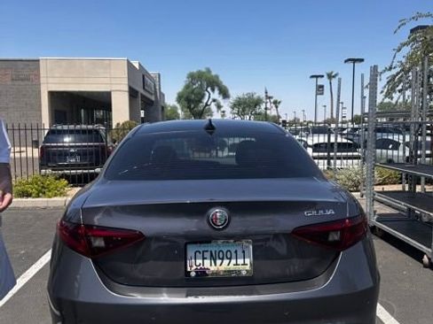 Used 2017 Alfa Romeo Giulia RWD image 10