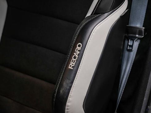 Used 2021 Ford Mustang Shelby GT500 w/ Carbon Fiber Track Pack image 47