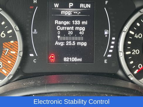 Used 2020 Jeep Renegade Latitude w/ Cold Weather Group AWD/4WD image 3