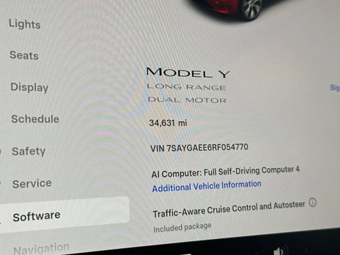 Used 2024 Tesla Model Y Long Range AWD/4WD image 28