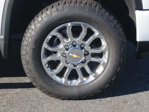 New 2025 Chevrolet Silverado 2500 LT w/ Z71 Chrome Sport Edition image 9